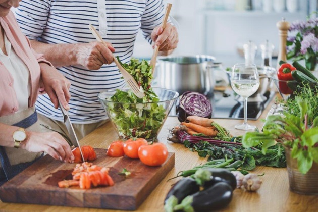 People cooking