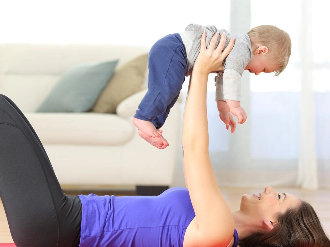 Cvičení po porodu a jóga na posílení pánevního dna